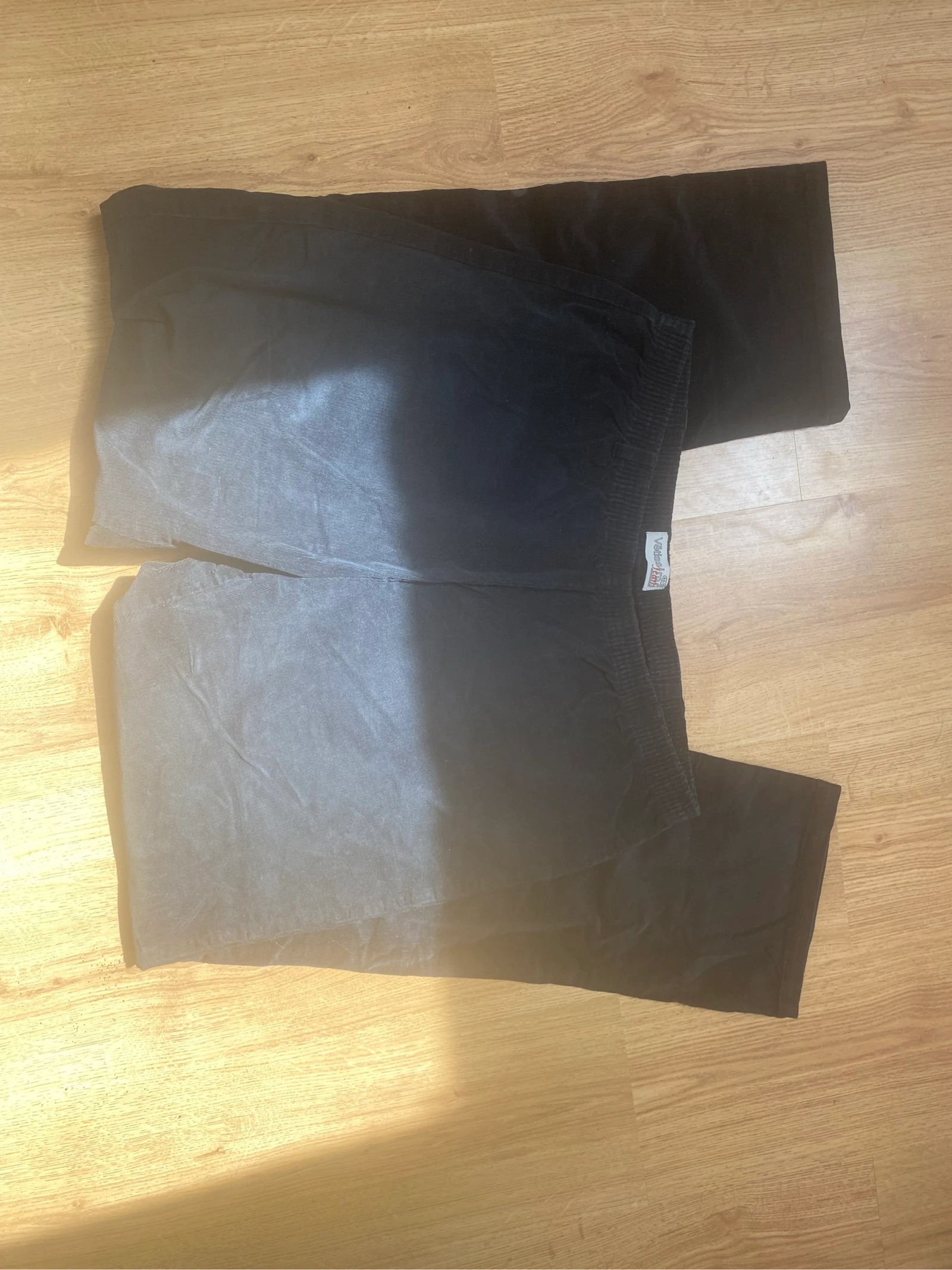 Pantalon noir en velours côtelé fin Vetissimo Jeans - Taille 48/50